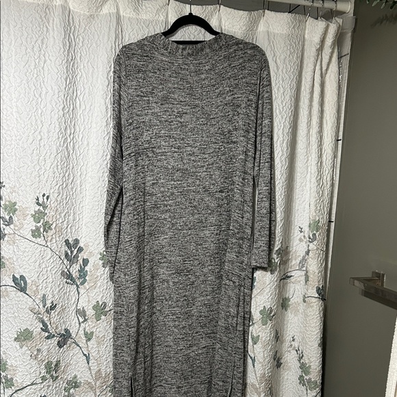 Hello mello Nwot Heather Gray Open front long duster Cardigan.  length is 42” - Picture 3 of 4